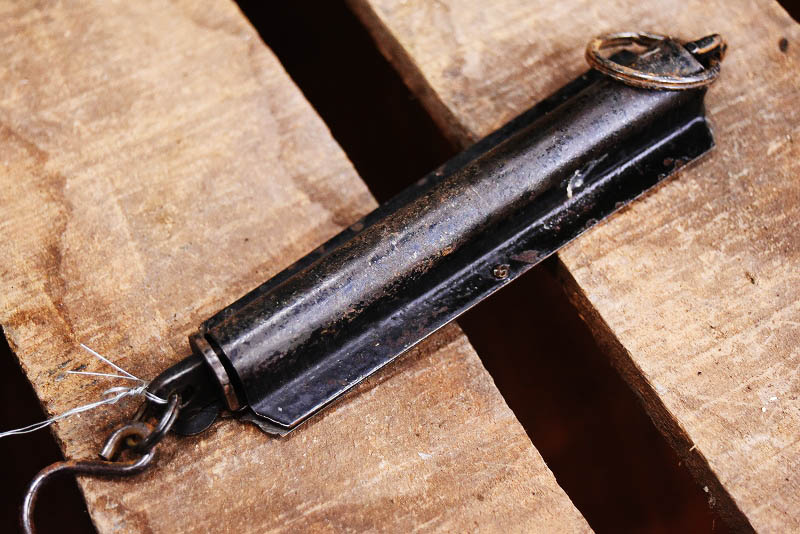 105330 ヴィンテージ　「SALTER POSTAL BALANCE」　バネ秤　計量器　吊り下げ式秤　スケール　真鍮製　ブラス　英国 MADE IN ENGLAND