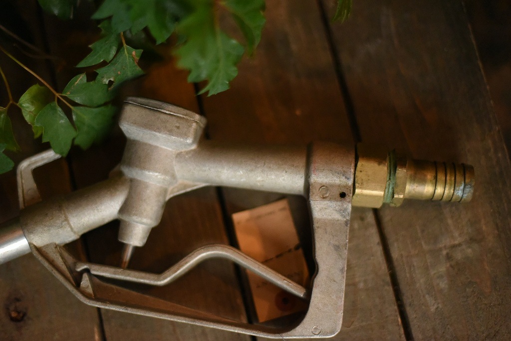 2435 ヴィンテージ　ガソリン　ノズル　給油ガン　ガソリンスタンド　 英国製　MADE IN ENGLAND