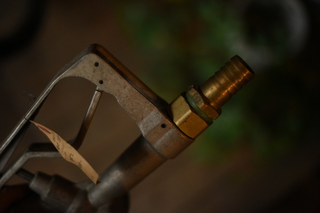 2435 ヴィンテージ　ガソリン　ノズル　給油ガン　ガソリンスタンド　 英国製　MADE IN ENGLAND