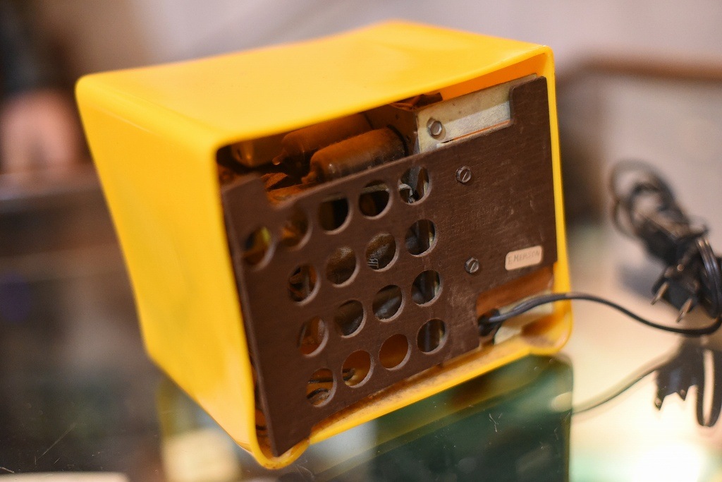 R0030 レンタル ヴィンテージ　ラジオ 「EMERSON RADIO」