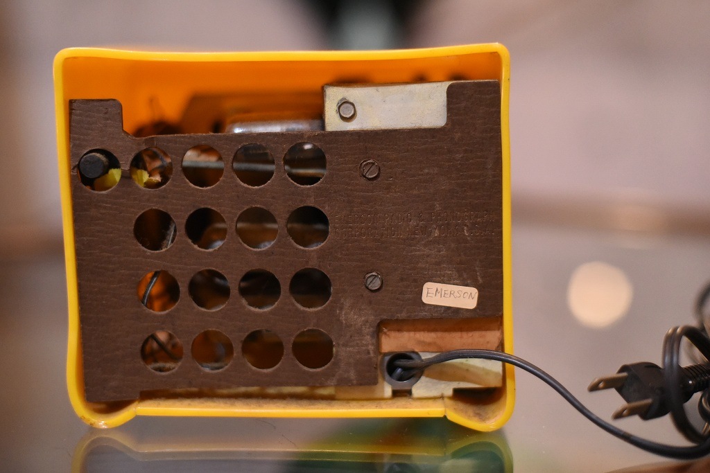 R0030 レンタル ヴィンテージ　ラジオ 「EMERSON RADIO」