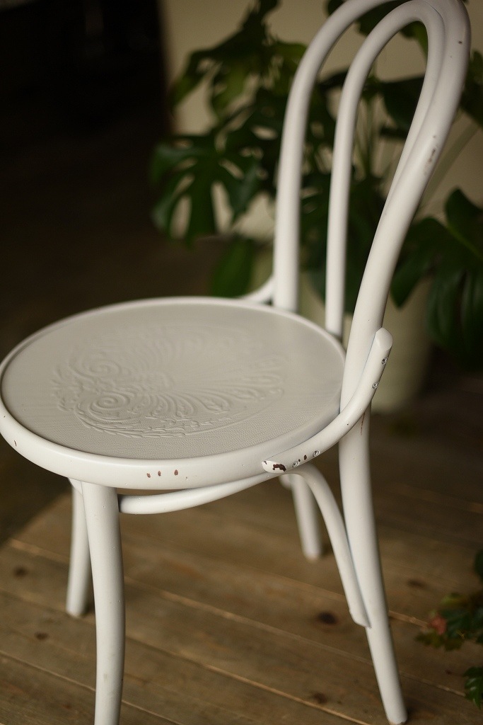104557　No.18　311018　USED TON CHAIR　中古再塗装品