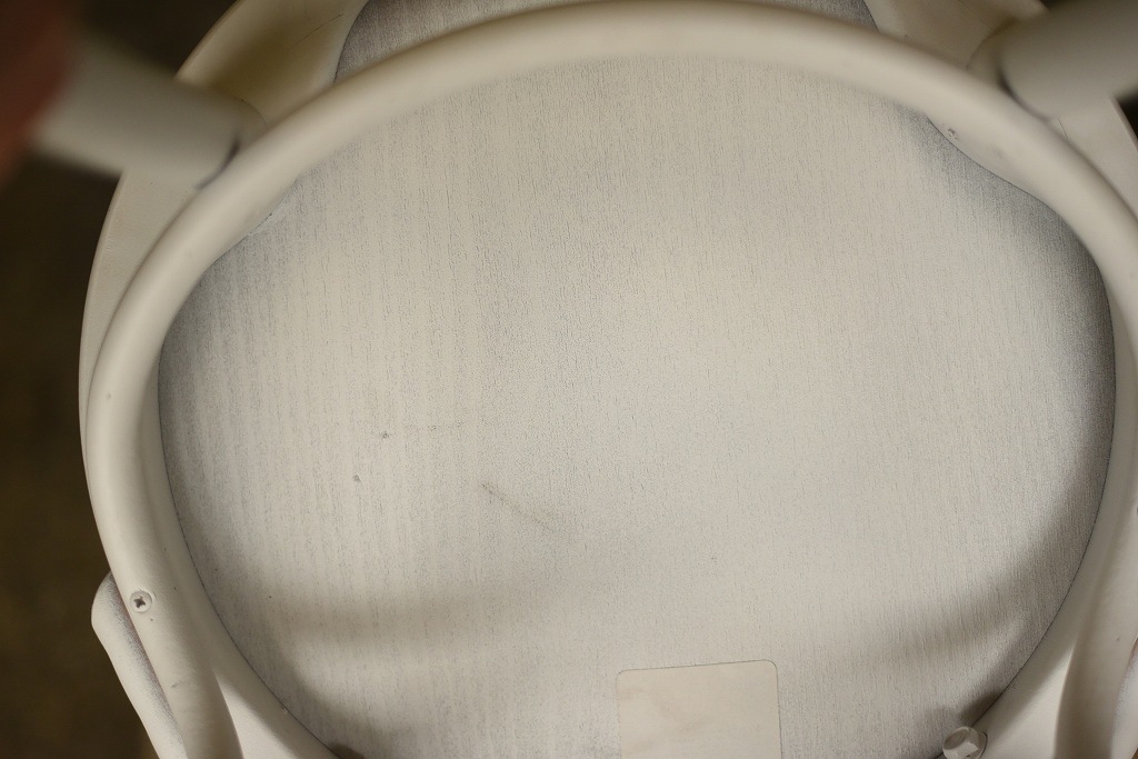 104557　No.18　311018　USED TON CHAIR　中古再塗装品