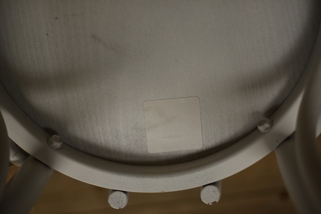 104557　No.18　311018　USED TON CHAIR　中古再塗装品