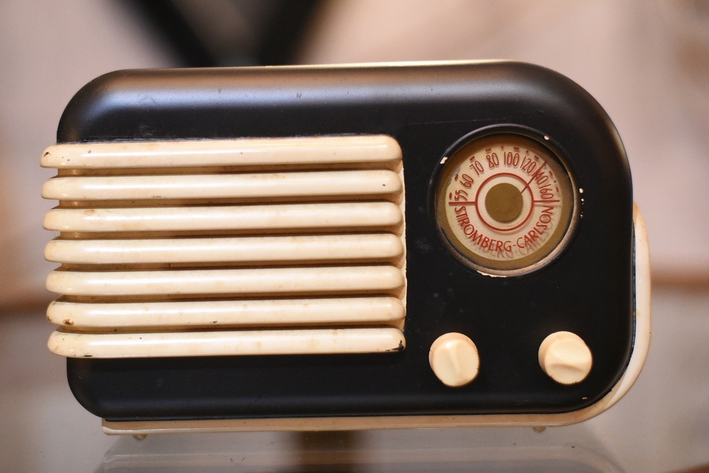 R0032 レンタル ヴィンテージ　ラジオ  「STROMBERG CARLSON 1051」