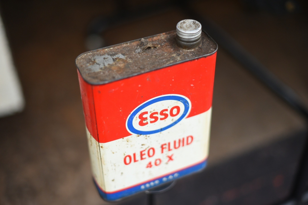 ESSO OLEL FLUID 40 Xオイル缶 102002 | ガレージグッズ ,オイル