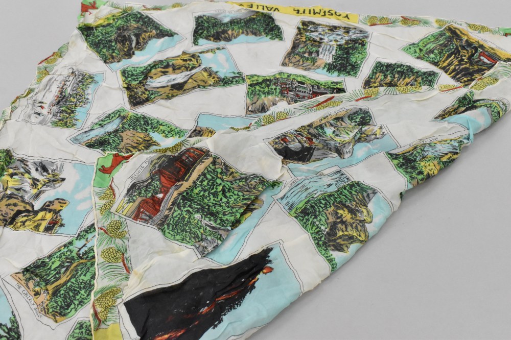 108850 ヴィンテージ 中判 スーベニア  スカーフ  Souvenir scarf