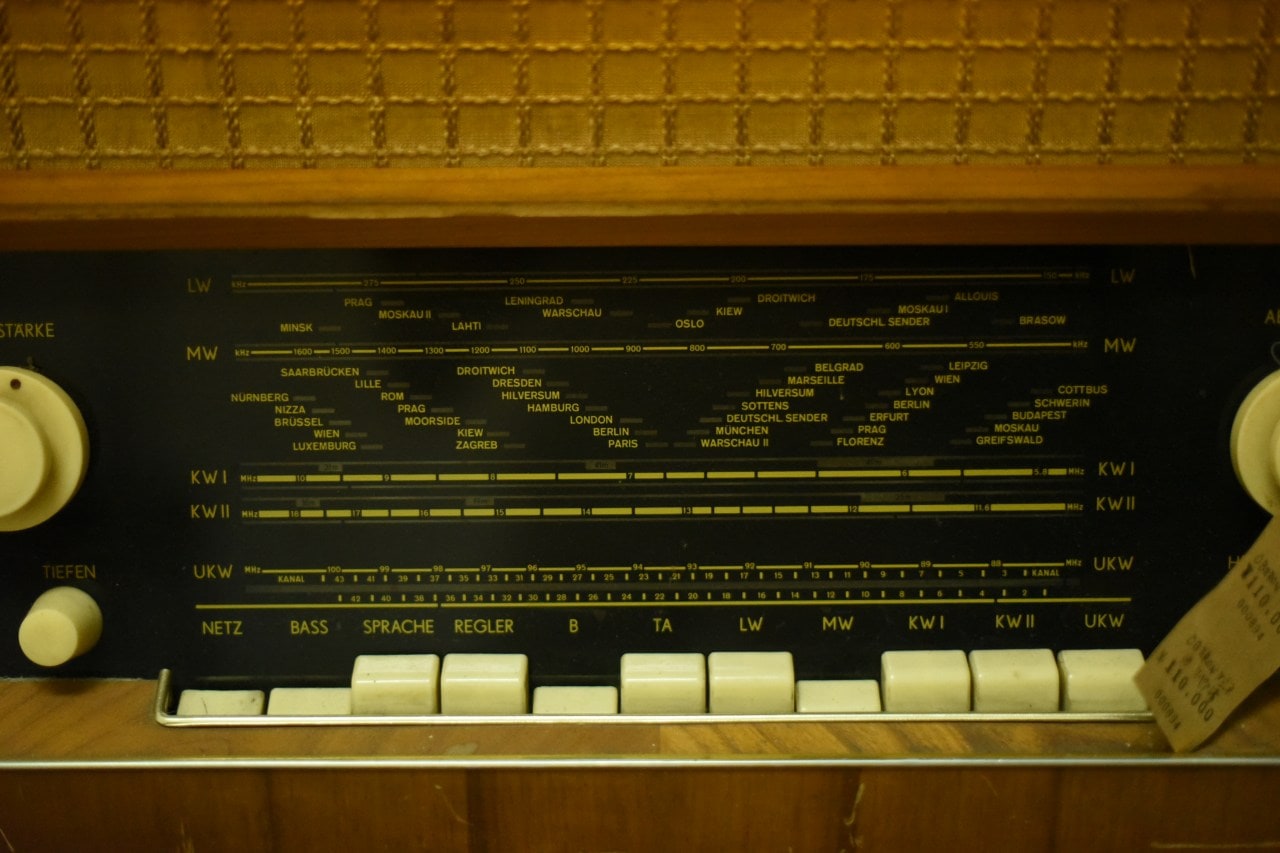 000894 UKヴィンテージ OBERO ラジオ