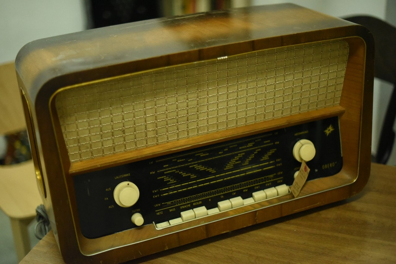 000894 UKヴィンテージ OBERO ラジオ