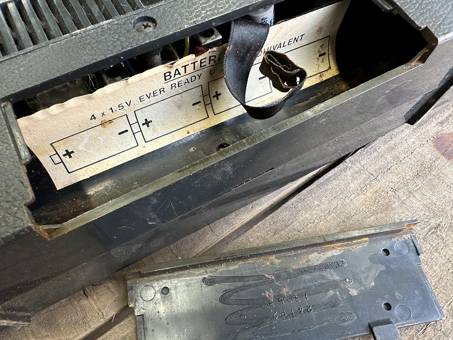 107399 ヴィンテージ　「BUSH」 ラジオ　MADE IN TAIWAN