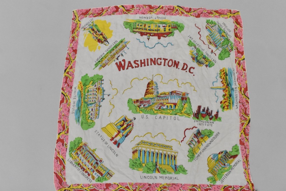 108799 ヴィンテージ 中判 スーベニア  スカーフ  Souvenir scarf