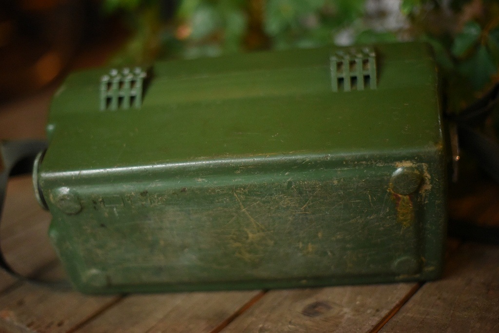 100549 ヴィンテージ　無線機　ミリタリー　 英国製　MADE IN ENGLAND