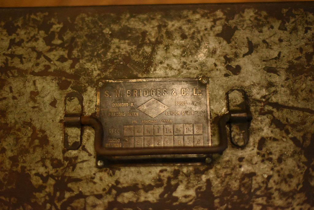 103813 「S.N.BRIDGES & Co.LTD」アイアン製工具ボックスヴィンテージ　ボックス　箱　英国