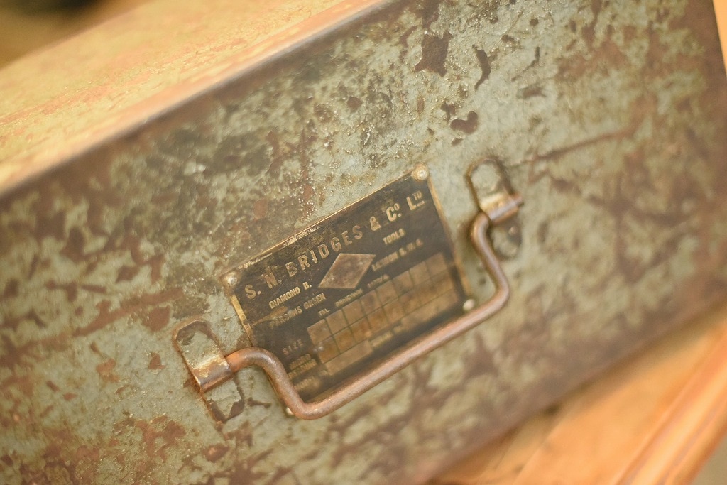 103813 「S.N.BRIDGES & Co.LTD」アイアン製工具ボックスヴィンテージ　ボックス　箱　英国
