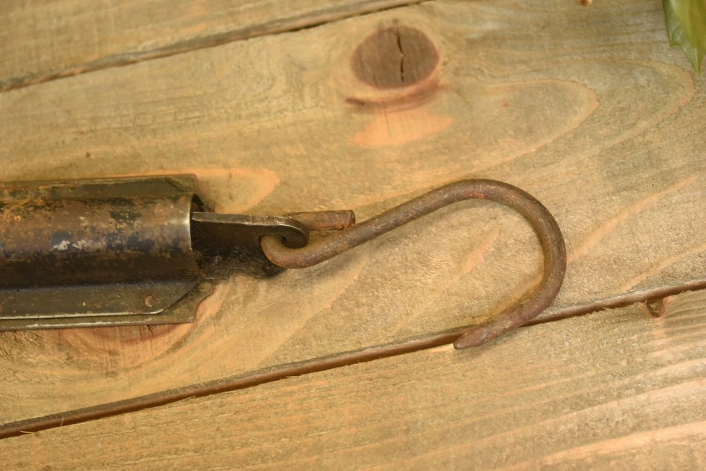 104161 ヴィンテージ　　バネ秤　計量器　吊り下げ式秤　スケール　真鍮製　ブラス　 MADE IN GEAMANY
