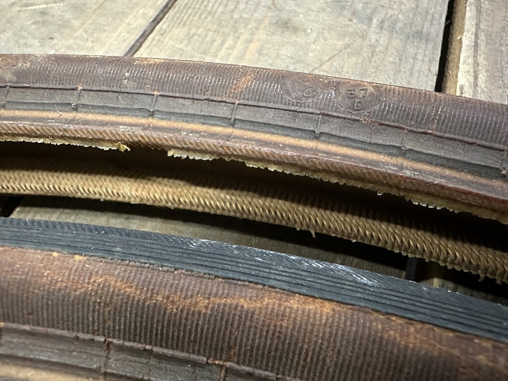 107779 「MICHELIN」ミシュラン  27X1 1/4 FIFTY サイクルタイヤ　 自転車　タイヤ 