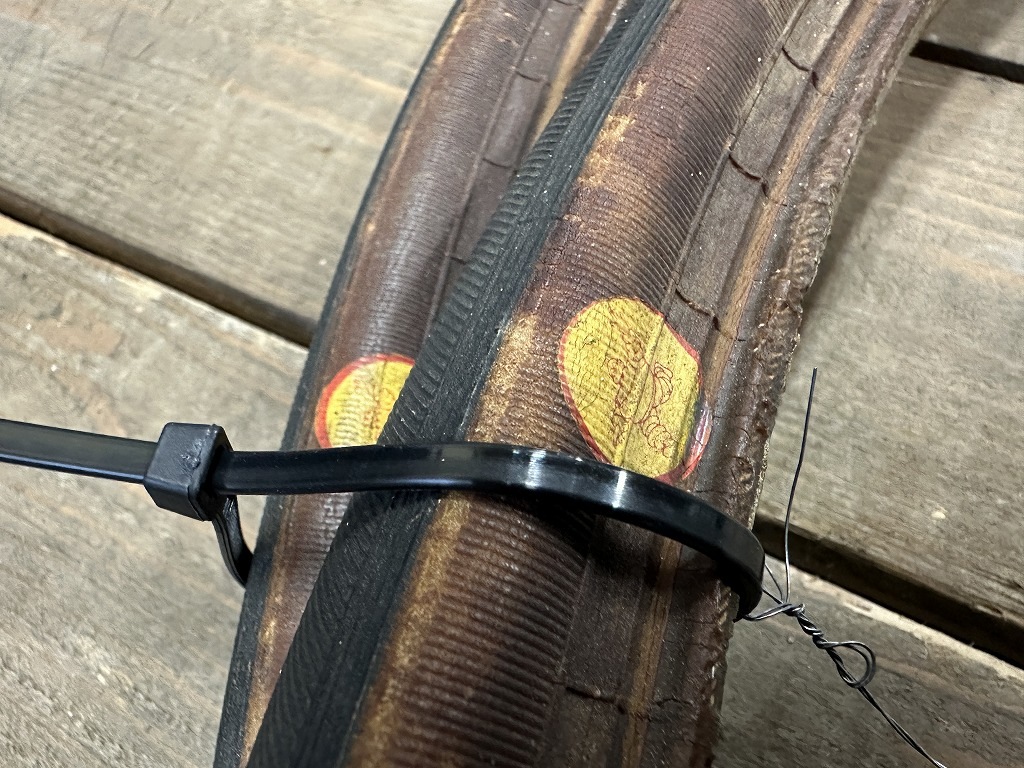 107779 「MICHELIN」ミシュラン  27X1 1/4 FIFTY サイクルタイヤ　 自転車　タイヤ 