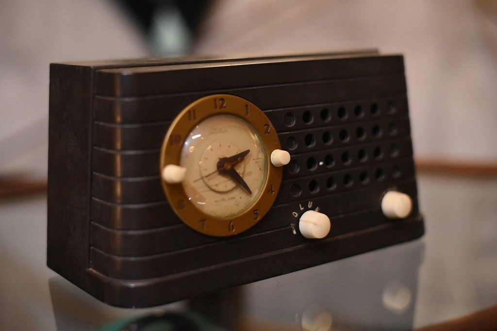 R0035 レンタル ヴィンテージ　ラジオ  「TELECHRON RADIO」