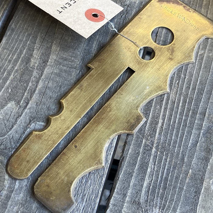 106316 ヴィンテージ　メダルボタンポリッシュプレート真鍮製　ブラス　英国