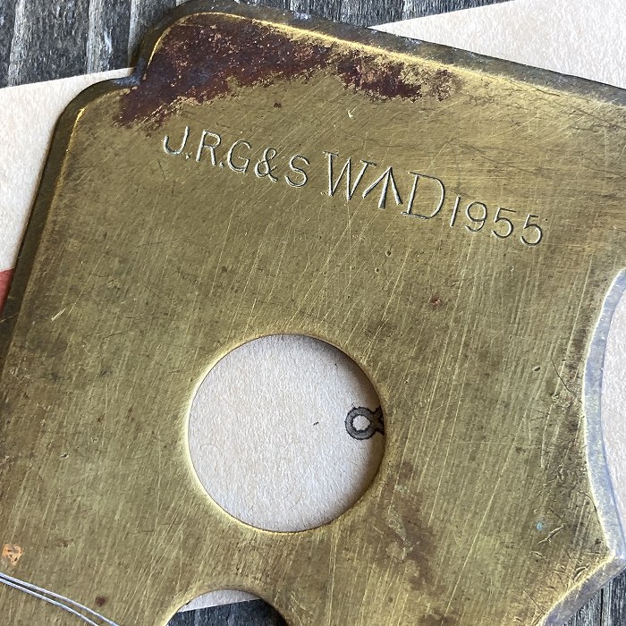 106316 ヴィンテージ　メダルボタンポリッシュプレート真鍮製　ブラス　英国