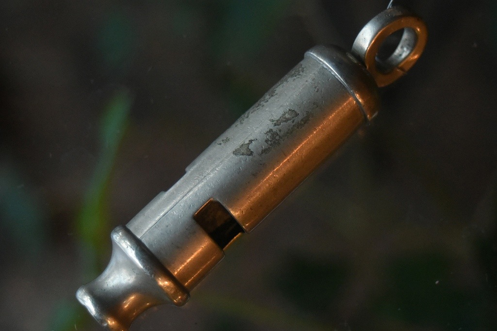 103366 UK　ヴィンテージ　ポリス　ホイッスル　MADE IN ENGLAND