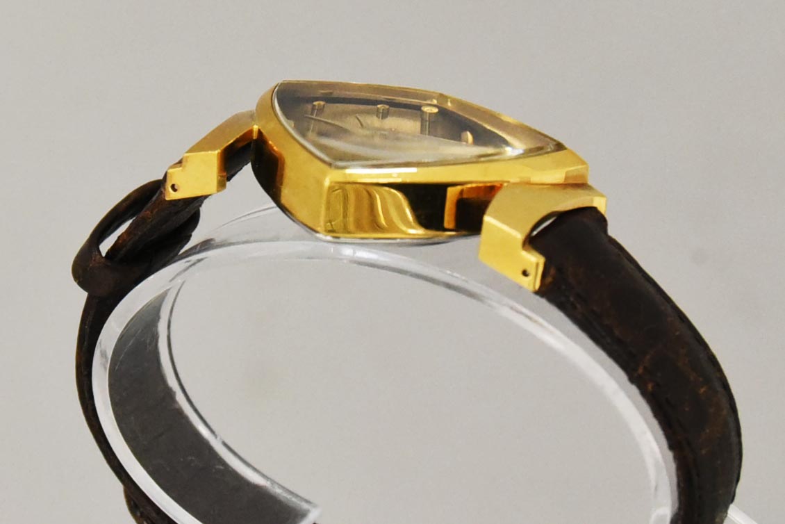 108382 腕時計 1996年 ORIENT／オリエント　オリエントスター 手巻き　円錐デザインインデックス・三角ケース