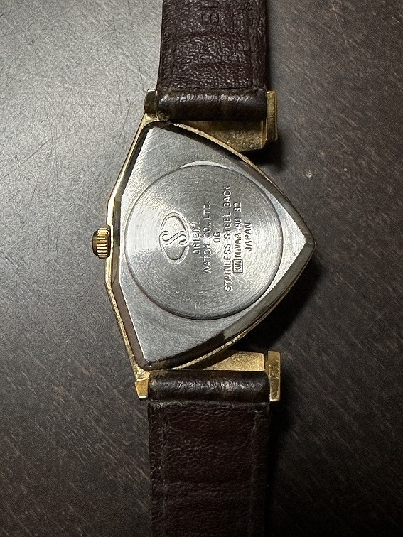 108382 腕時計 1996年 ORIENT／オリエント　オリエントスター 手巻き　円錐デザインインデックス・三角ケース