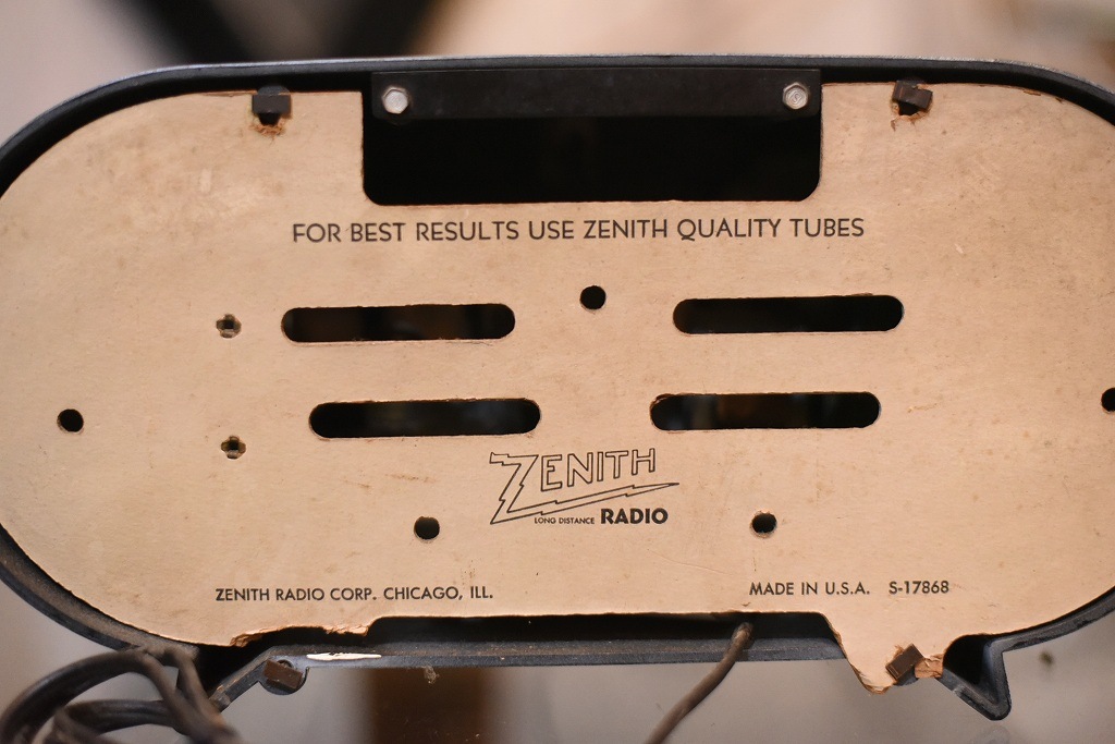 R0036 レンタル ヴィンテージ　ラジオ  「ZENITH Electronics U.S.A. S-17868」