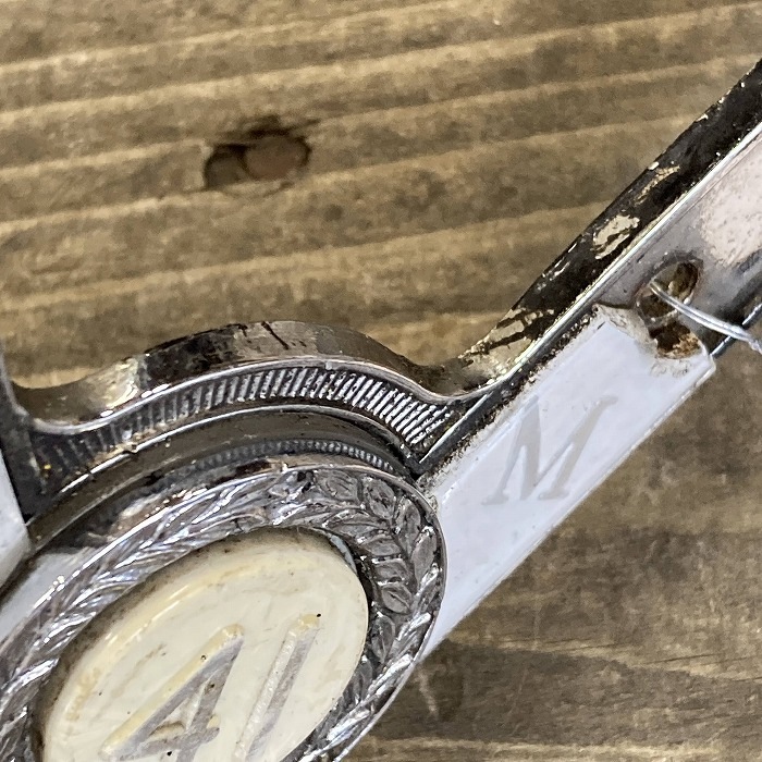 106374 ヴィンテージ 「V41」 カーバッチ エンブレム