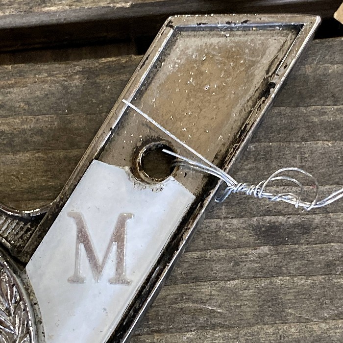 106374 ヴィンテージ 「V41」 カーバッチ エンブレム