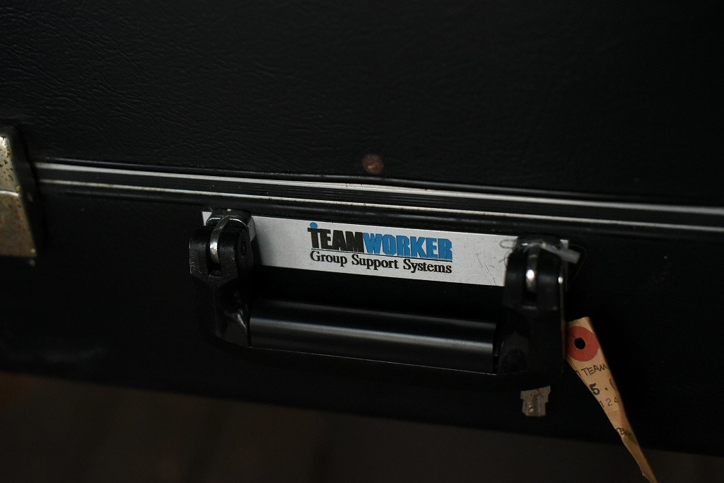1242 ヴィンテージ　「TEAM WORKER」　ハードケース　 英国製