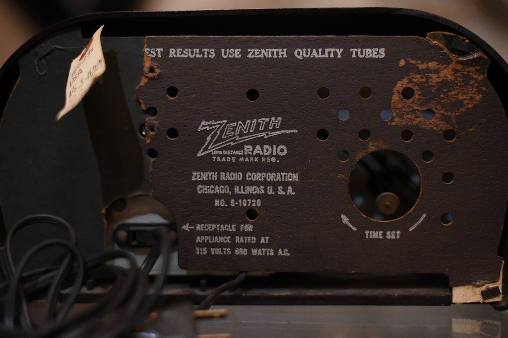 R0037 レンタル ヴィンテージ　ラジオ  「ZENITH Electronics U.S.A. No.S-10729」