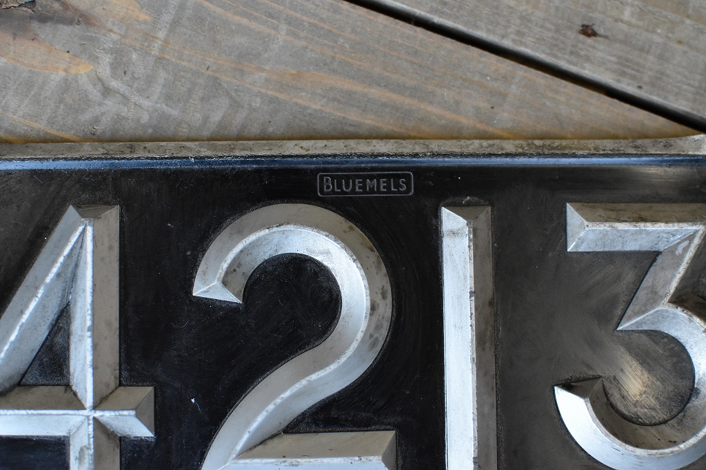 106739 UK ヴィンテージ 英国 エンボス ナンバープレート アルミ製