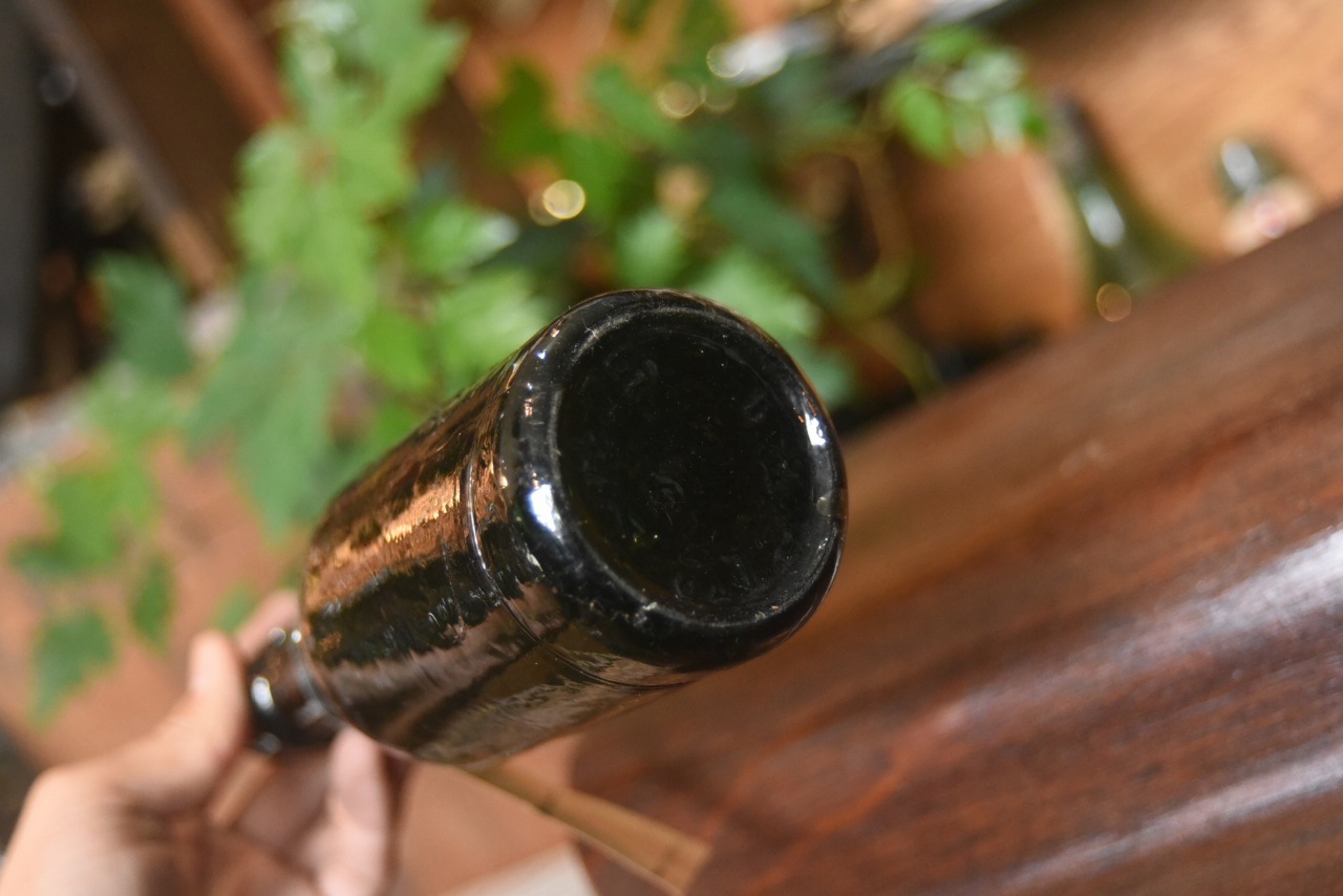 001956 ヴィンテージ　ボトル　瓶　イギリス