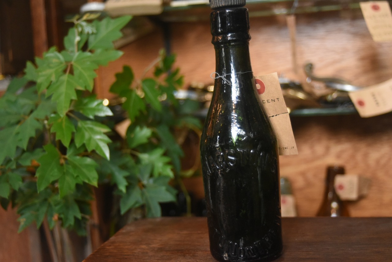 001956 ヴィンテージ　ボトル　瓶　イギリス