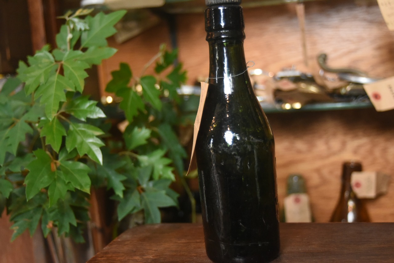 001956 ヴィンテージ　ボトル　瓶　イギリス