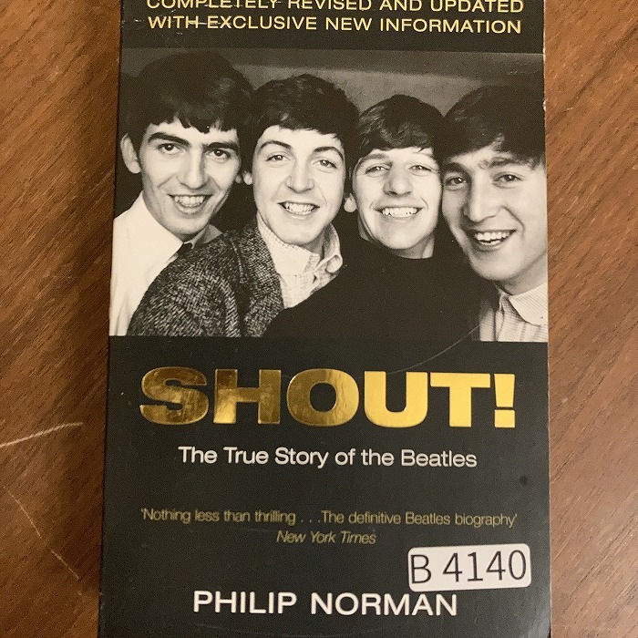 B4140　「SHOUT! The True Story of the Beatles」英国音楽書籍