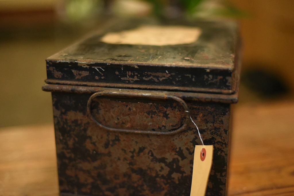 103801 ヴィンテージ アイアンボックス 箱 英国