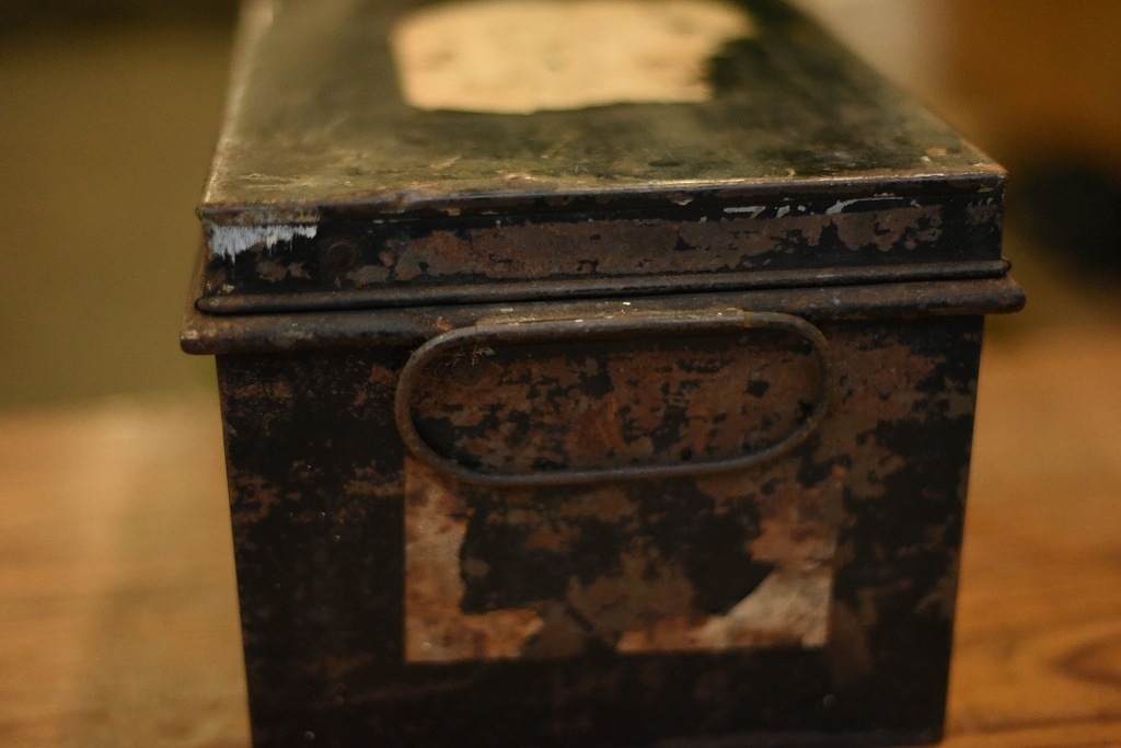 103801 ヴィンテージ アイアンボックス 箱 英国