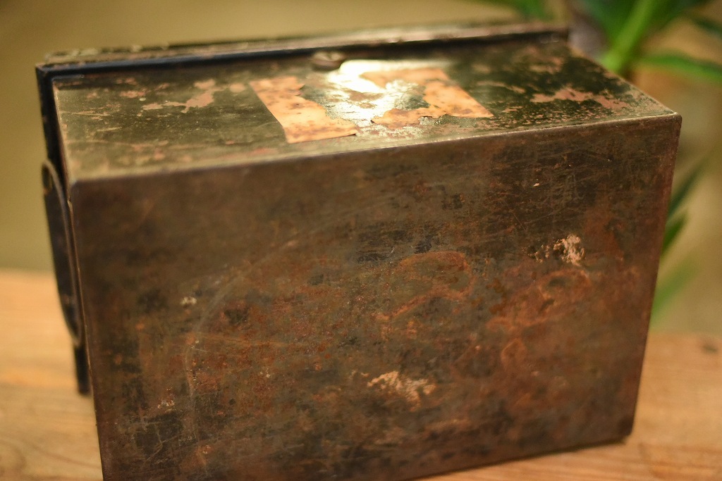 103801 ヴィンテージ アイアンボックス 箱 英国