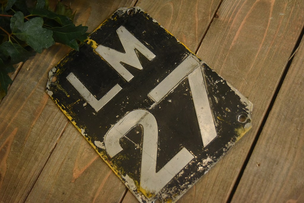 104165 UK ヴィンテージ　英国 ナンバープレート アルミ製