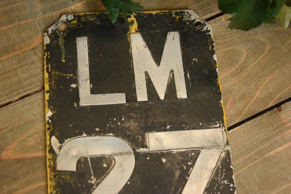 104165 UK ヴィンテージ　英国 ナンバープレート アルミ製