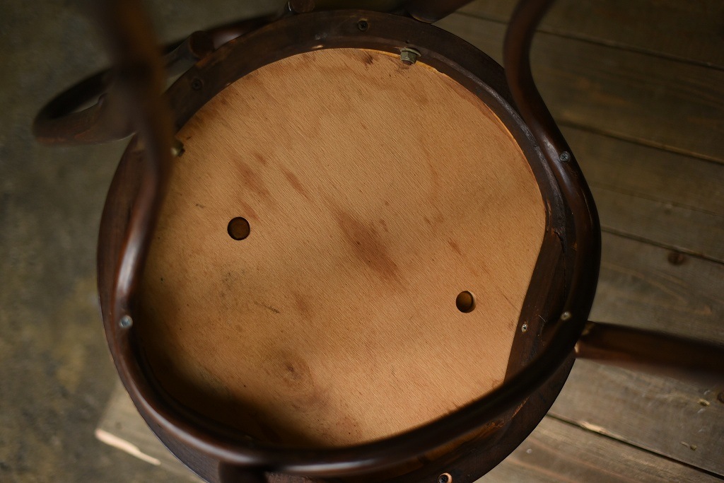 104622　No.16　311016　クッションシート付属　USED TON CHAIR　中古