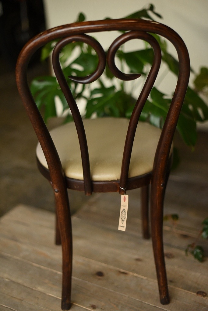 104622　No.16　311016　クッションシート付属　USED TON CHAIR　中古