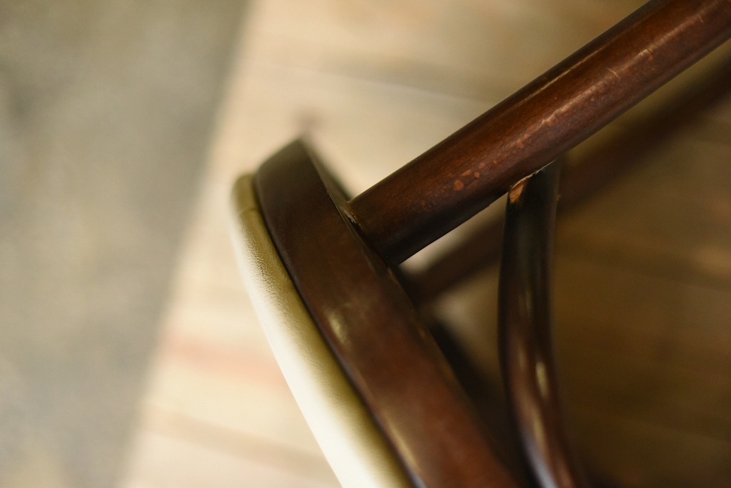 104622　No.16　311016　クッションシート付属　USED TON CHAIR　中古