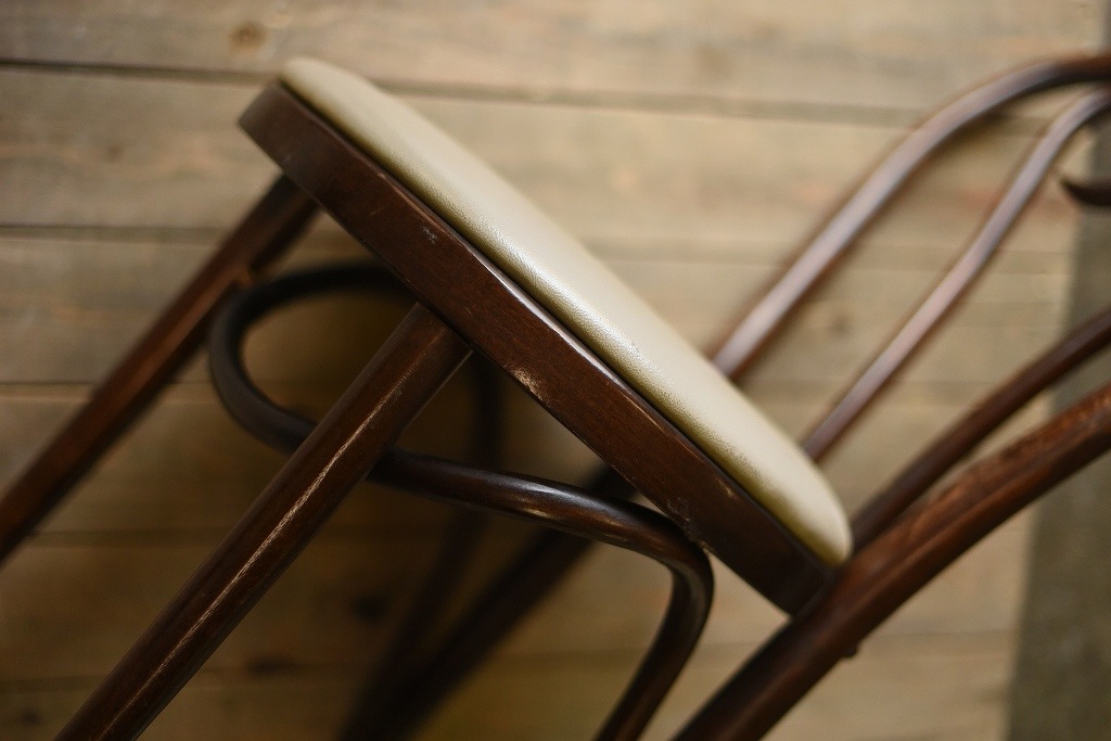 104622　No.16　311016　クッションシート付属　USED TON CHAIR　中古