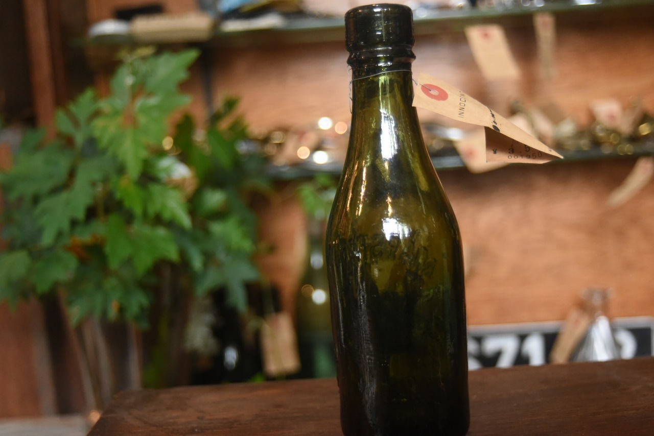 001950 ヴィンテージ　ボトル　瓶　イギリス