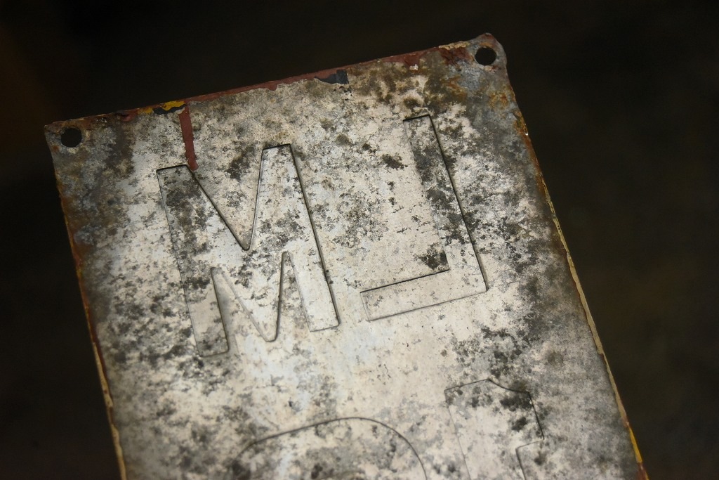 104155 UK ヴィンテージ 英国 ナンバープレート アルミ製