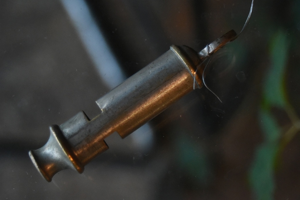 103378 UK　ヴィンテージ　ポリス　ホイッスル　MADE IN ENGLAND