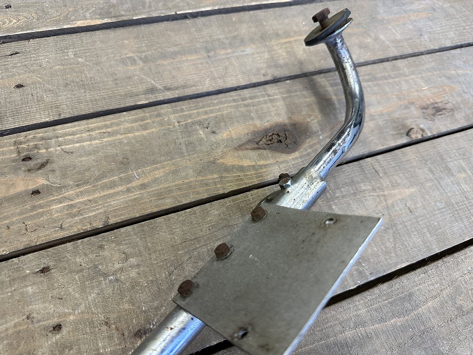 107446 ヴィンテージ　エンブレム　バー　 カーバッチ MADE IN ENGLAND 英国